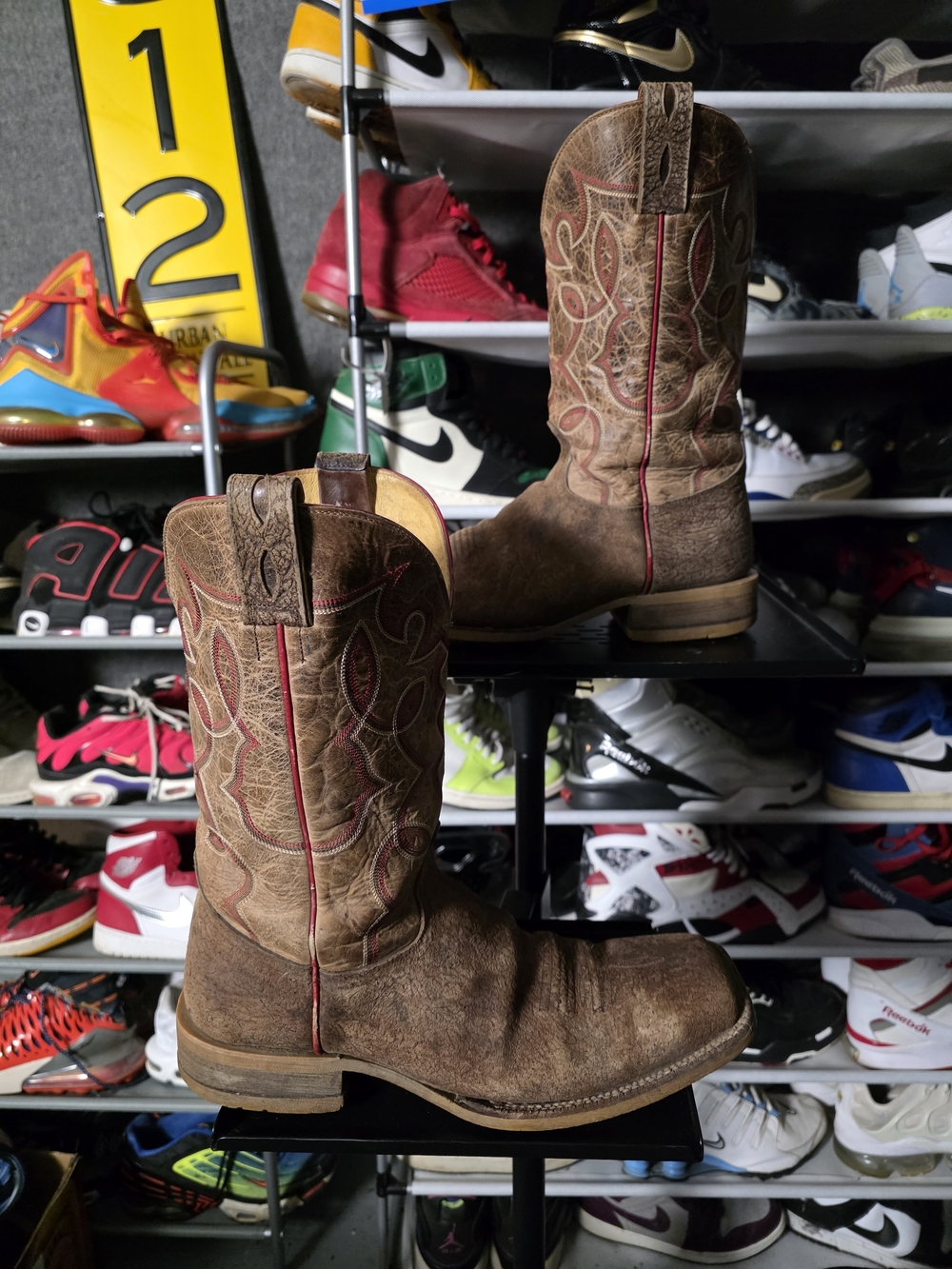 🔥 Cavenders Men's Size 11 Brown Leather Western Boots with Red Stitch Detailing